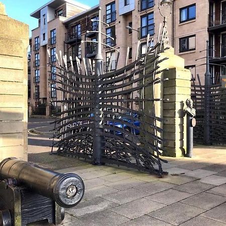 Waterfront Living In Leith With Free Parking! Apartment Edinburgh Exterior photo