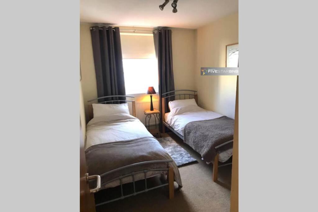 Waterfront Living In Leith With Free Parking! Apartment Edinburgh Exterior photo